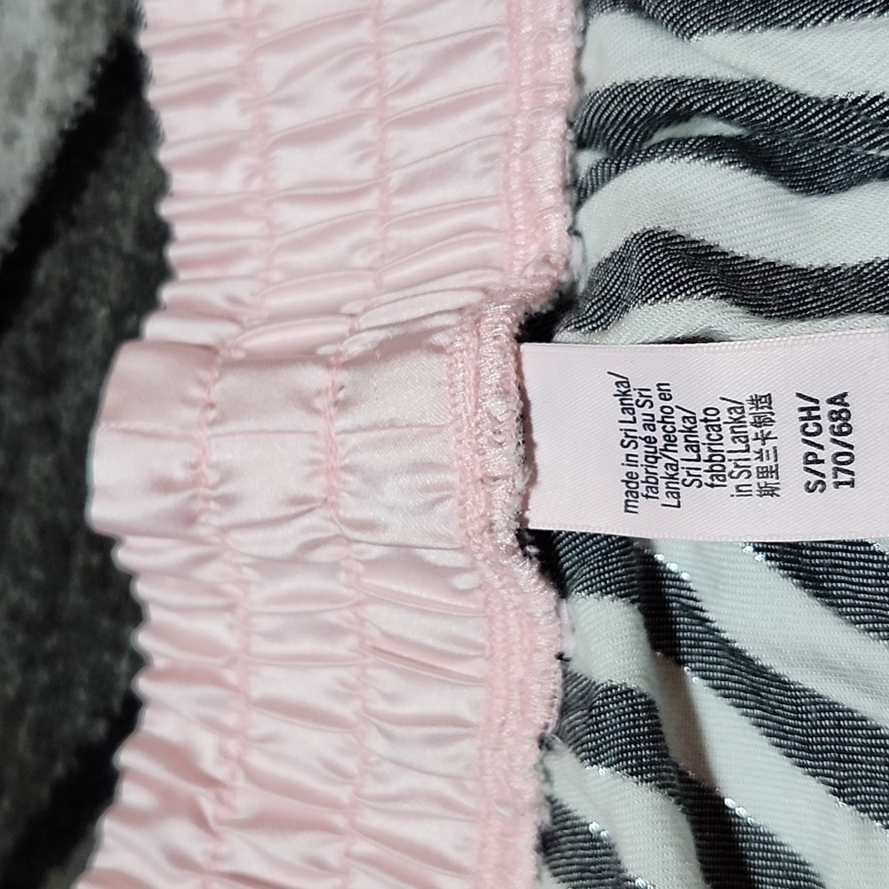 VICTORIA SECRET METALLIC STRIPED LONG-SLEEVE & SHORT LOUNGE SLEEPWEAR SET - Picture 12 of 16